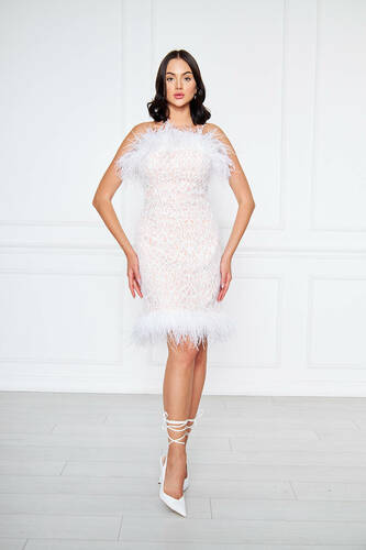 Tüy detaylı Straplez Davet Elbisesi