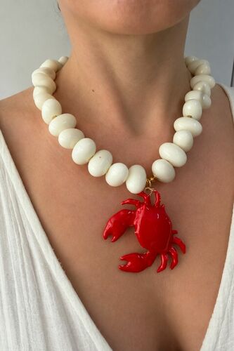Kairi White Necklace 
