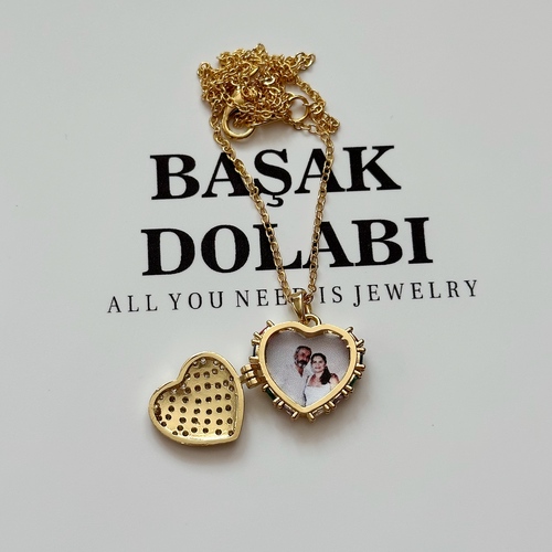 Fotoğraf Detaylı Kristal Taşlı Kalp Locket Kolye