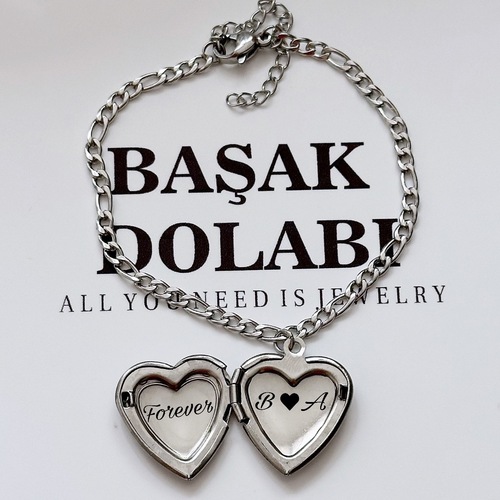 Harf ve Yazı Detaylı Kapaklı Kalp Çelik Kuşgözü Zincir Bileklik