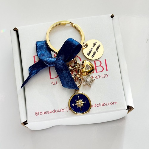 Yazı Detaylı Kristal Taşlı Kalp Yıldız Kutup Yıldızı ve Kurdele Detaylı Anahtarlık