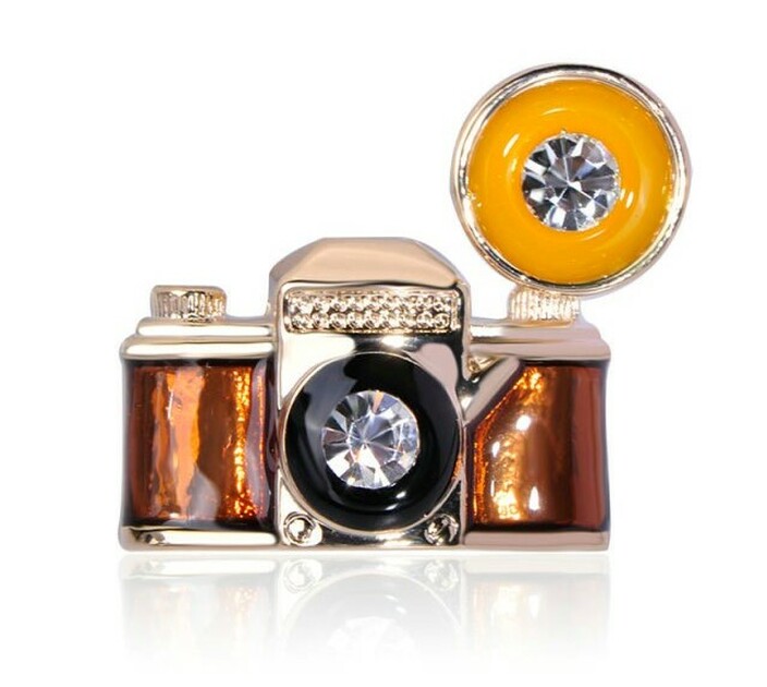 Photo Makinesi Brooch
