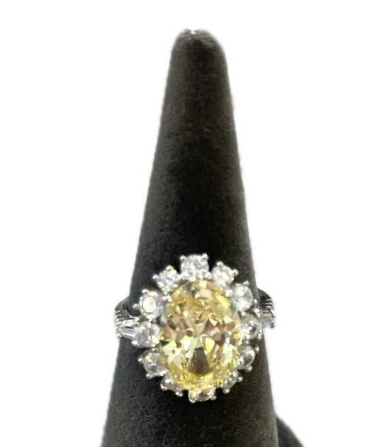 Asude Oval Sitrin Ring