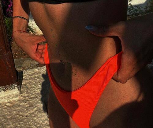 L'orange bikini altı 