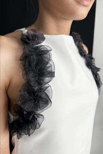 Halter Yaka Çiçek Detaylı Mini Elbise