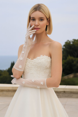 Tulle Glove 